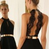 Elegante mini vestido com um laço de volta