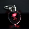 Flor de rosa no coração de cristal - LED - chaveiro