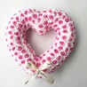 Decoração em forma de coração - feito de rosas infinitas