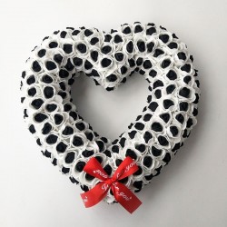 Decoração em forma de coração - feito de rosas infinitas