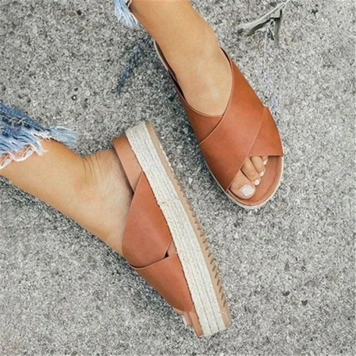 Summer sandals - soft platform flip flopsSandals