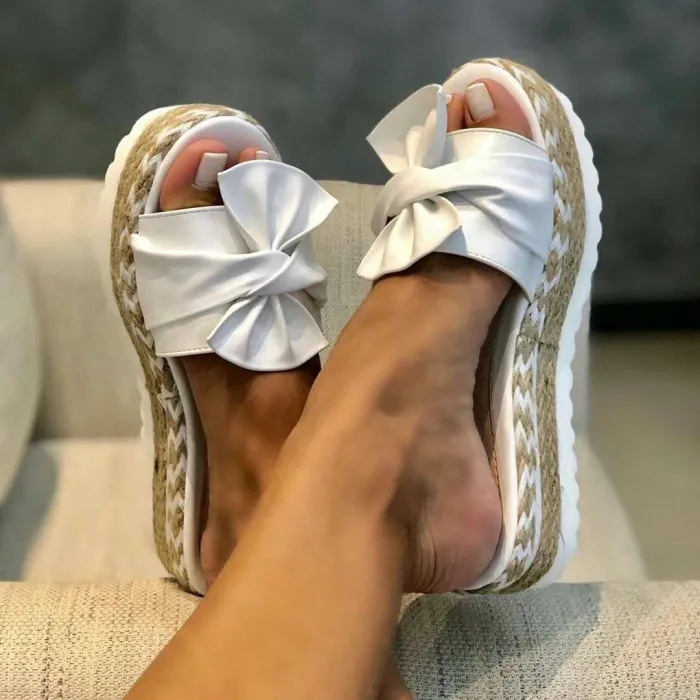 Summer sandals - flip flops with bowknotSandals