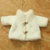 Plush ursinho com casaco branco - brinquedo