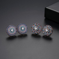 Brincos redondos elegantes com cristais