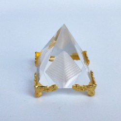 cura de energia - Feng Shui - pirâmide egípcia de cristal
