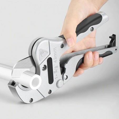 Cutter for PVC / pipes / hoses - aluminum alloy ratchet scissors - with safety lock - 42mm