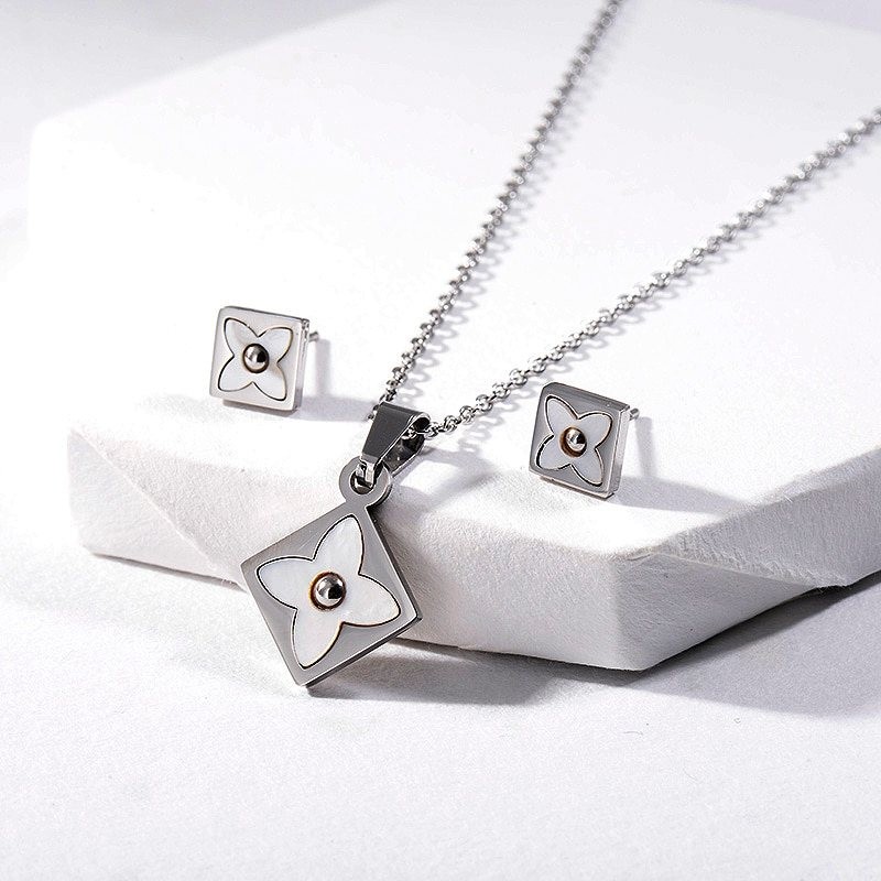 Jewellery set - necklace & earrings - square pendant - flowers with white shell