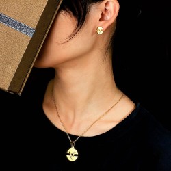 Necklace & earrings - gold jewellery set - with V-letter