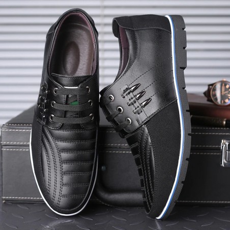 Casual leather shoes - breathable - with laces
