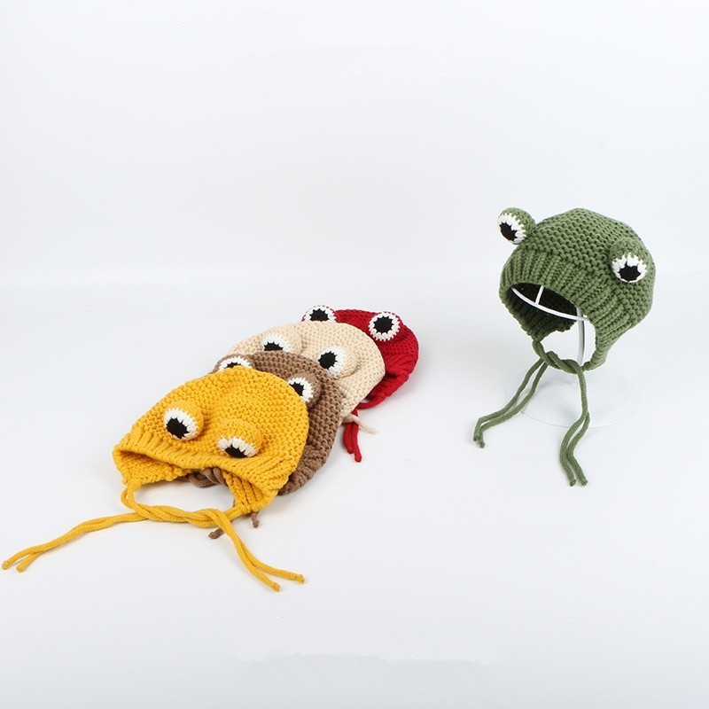 Knitted beanie - with frog's eyes - for girls / boys