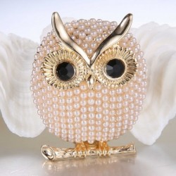 Crystal brooch with pearl owlBrooches