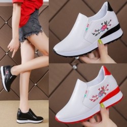 Trendy high platform loafers - slip-on - with floral printShoes