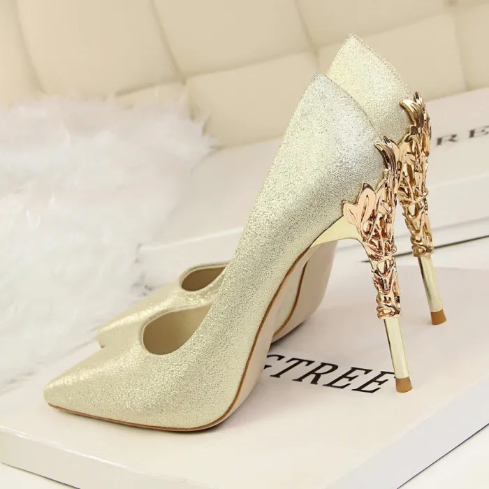 Sexy pumps - with metal carved thin high heelsHigh heels