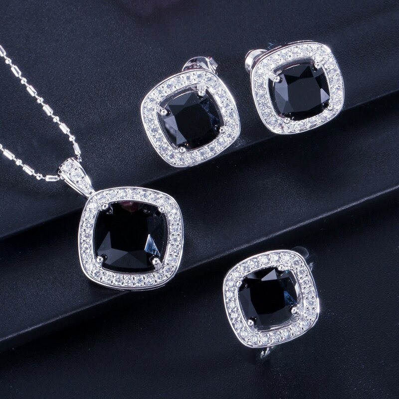 Elegant jewellery set - necklace / earrings / ring - with sapphire - sterling silver