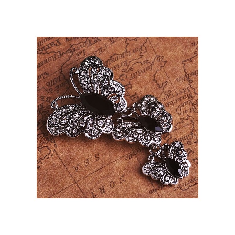 Vintage brooch with triple crystal butterflies