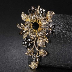 Elegant brooch with big crystal flowers