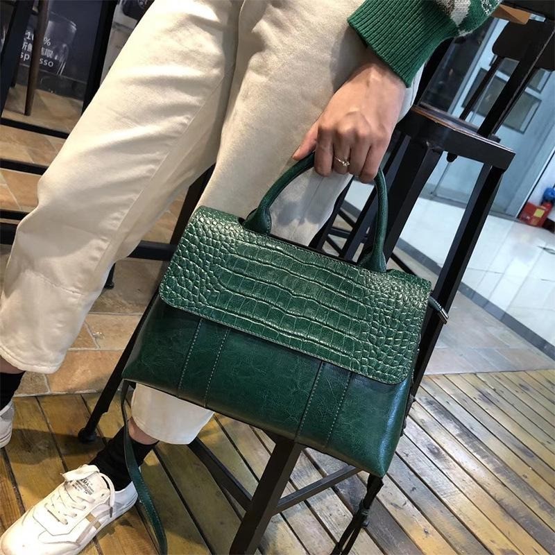 Elegant shoulder bag - leather - crocodile skin pattern