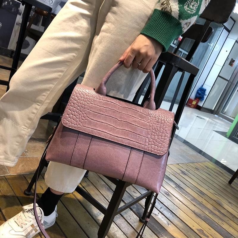 Elegant shoulder bag - leather - crocodile skin pattern