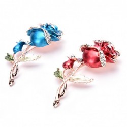 Luxurious brooch with double crystal rose