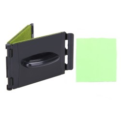 Guitar strings cleaning tool
