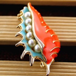 Red sea mussel with pearls - elegant broochBrooches