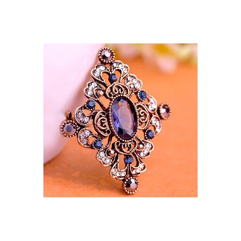 Fashionable flower brooch with crystals