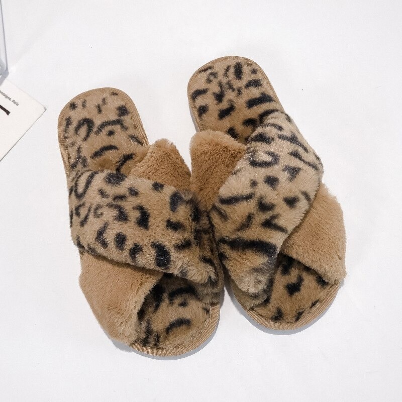 Soft plush slippers - crossed stripes - leopard print