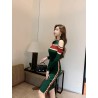 Vestido lápis listrado - tomara que caia - com fenda lateral / botões