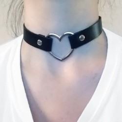 Gargantilha Sexy Vintage - colar curto de couro com coração - ajustável