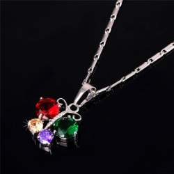 Pingente em forma de borboleta com cristais - colar elegante