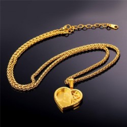 Heart shaped pendant with Holy Mary - Catholic necklace - stainless steelNecklaces