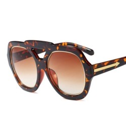 Fashionable sunglasses - oversized frame - decorative metal arrow - unisexSunglasses