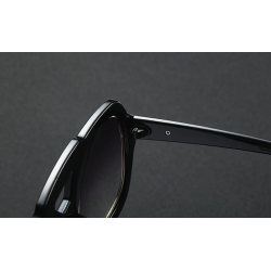 Fashionable sunglasses - oversized frame - decorative metal arrow - unisexSunglasses