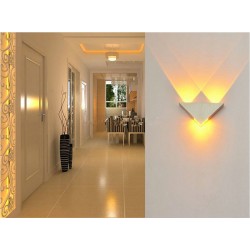 Modern wall lamp - triangle shaped - aluminum - LED - 3WWall lights