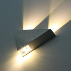 Modern wall lamp - triangle shaped - aluminum - LED - 3WWall lights