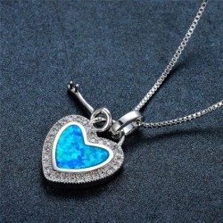 Pingente em forma de coração com opala azul / cristais / chave - com corrente