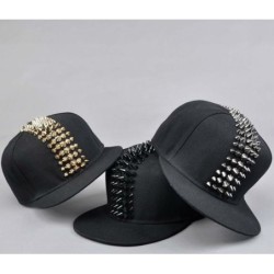 Boné de beisebol moderno - snapback plano - com rebites - estilo Hip Hop / Punk / Rock