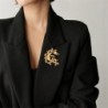 Broche dourado de esteira retrô - forma retangular abstrata