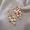 Brincos de ouro elegantes - com pérolas de várias camadas