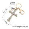 Luxuoso chaveiro - cruz de cristal cheia