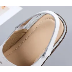 Fashionable flat sandals - open toe / heelSandals