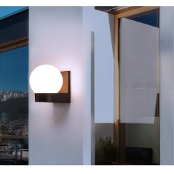Lâmpada moderna em forma de bola - luz de parede ao ar livre