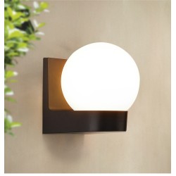 Lâmpada moderna em forma de bola - luz de parede ao ar livre