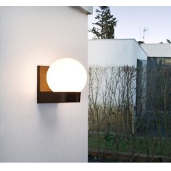 Lâmpada moderna em forma de bola - luz de parede ao ar livre
