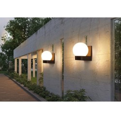 Lâmpada moderna em forma de bola - luz de parede ao ar livre