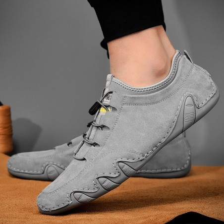 Tênis estilosos de camurça - slip on mocassins