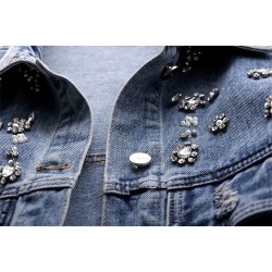 Jaqueta jeans curta vintage - com diamantes / furos