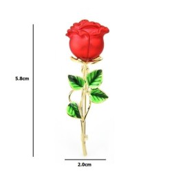 broche de rosa vermelha clássico