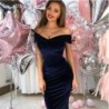 Vestido de veludo na moda - fora dos ombros