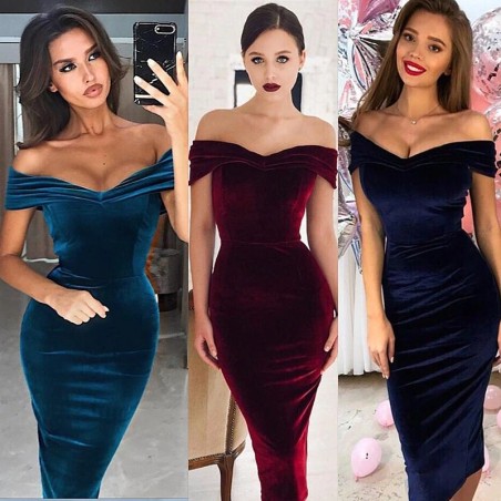 Vestido de veludo na moda - fora dos ombros
